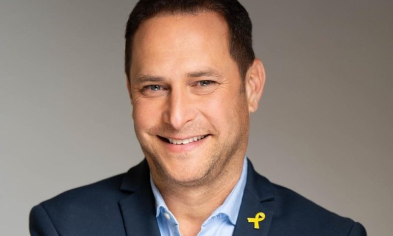 רז קינסטליך בראיון חג: "הלוואי שנדע ימים של שקט, ביטחון ושלום'"