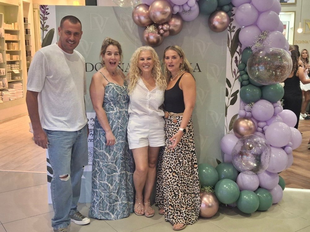 רשת דונה ויקטוריה חגגה פתיחת סניף  דגל בעופר קניותר נס ציונה ובאתונה