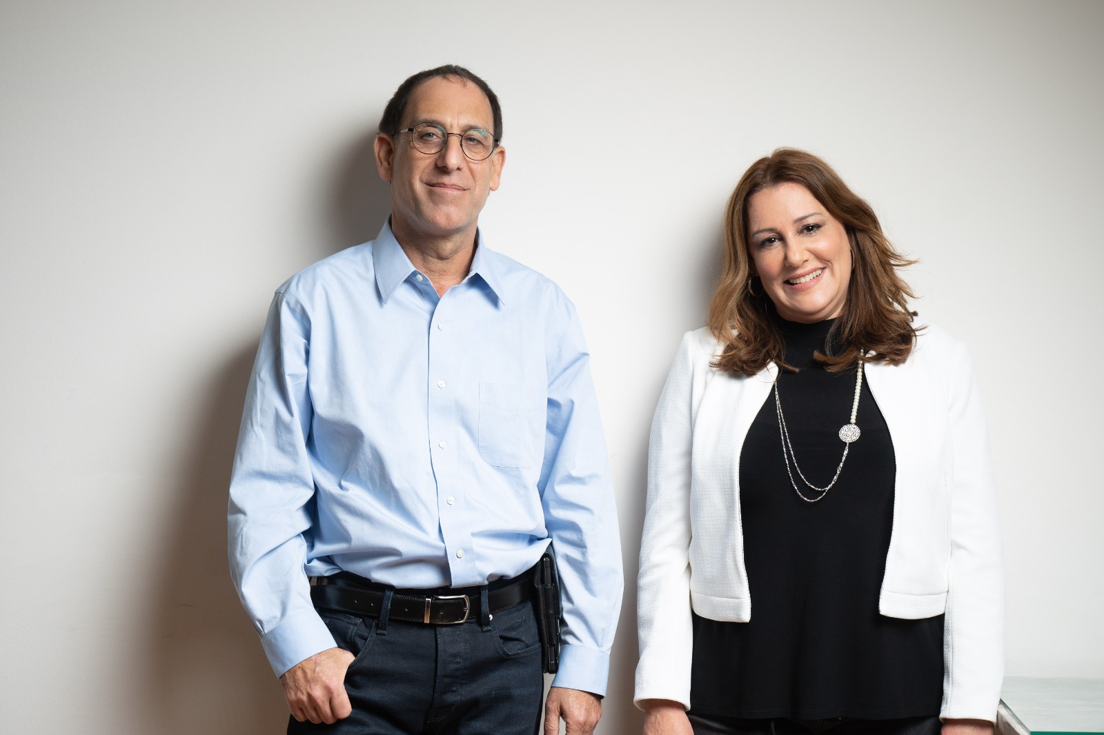 ממראש העיר ומחזיק תיק חינוך זהר בלום וראש מנהל החינוך אפרת צוקרמן. צילום: דוברות