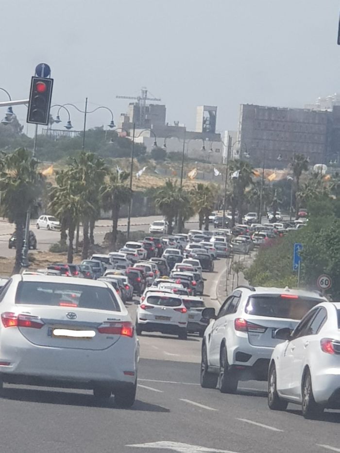 פקקים בדרך אלי הים. צילום: פרטי