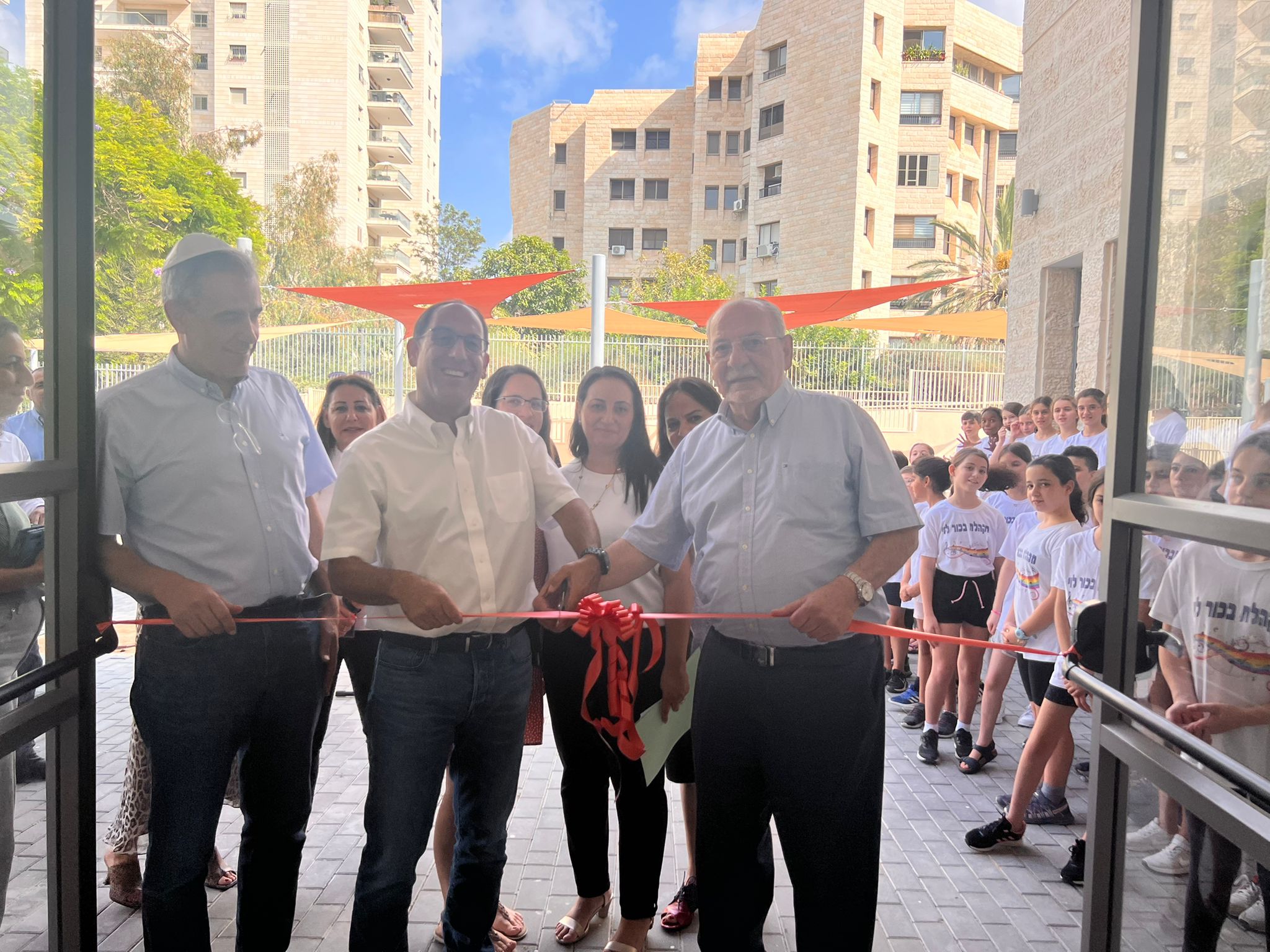 גזירת סרט בבכור לוי. צילום: דוברות