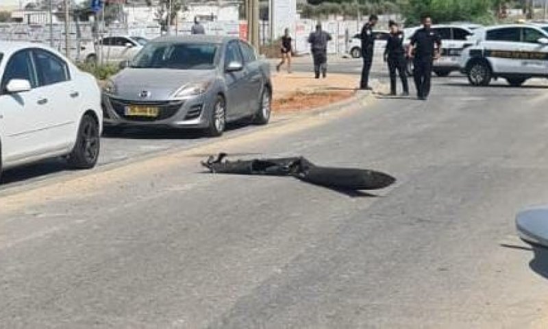 שרידי הרקטה מהמטח לכיוון השפלה- צילום: דוברות משטרת ישראל