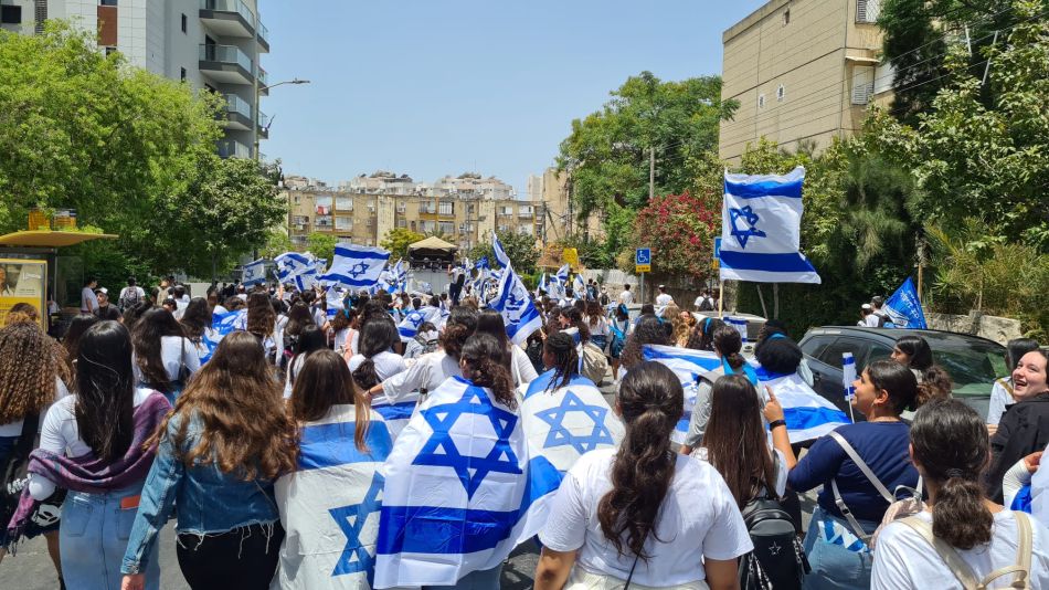 מצעד הדגלים בראשון לציון- צילום: רותי פרץ