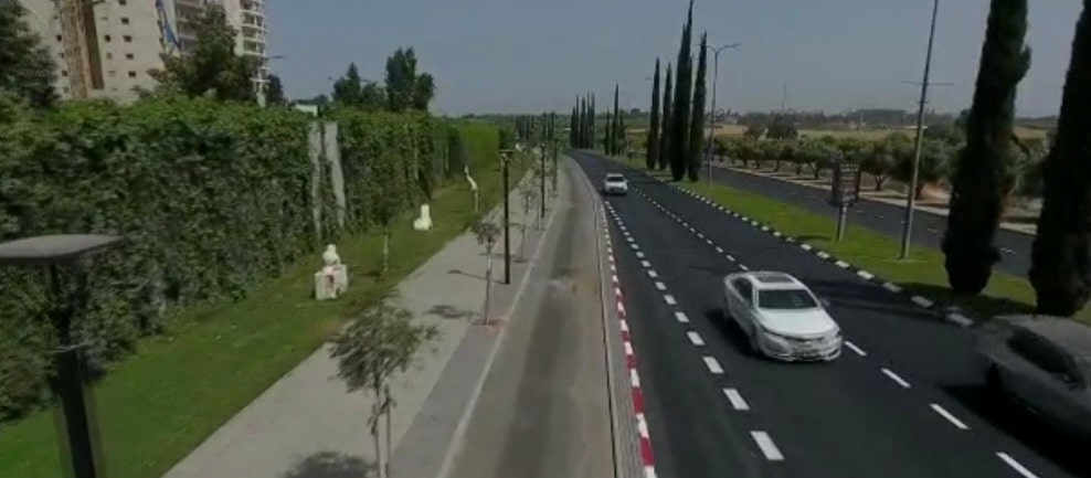 כביש מנחם בגין לאחר סלילה. צילום: אולפני רחובות