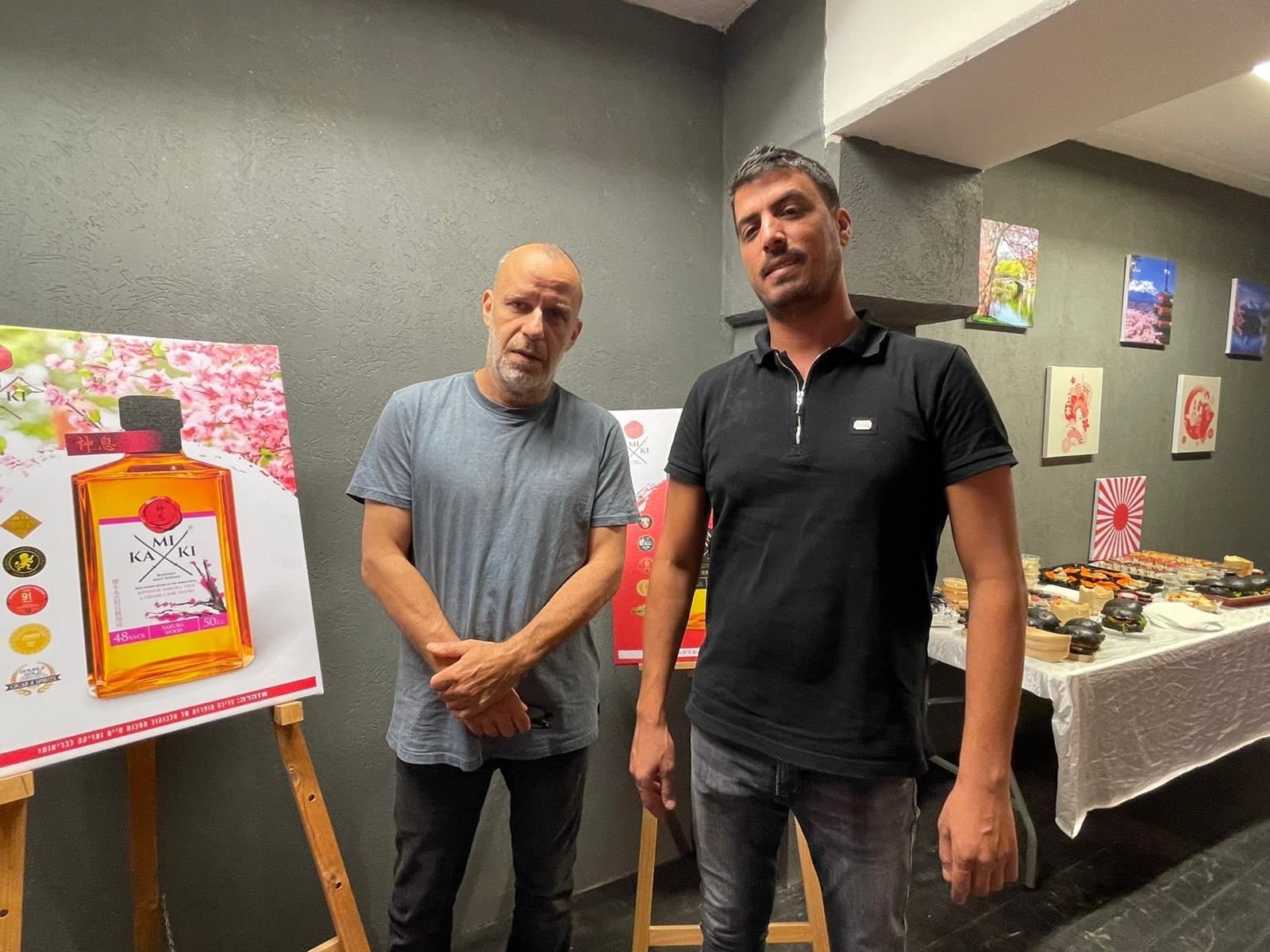 ניר ערוסי, מנכ״ל ׳בנא משקאות׳, יונתן ישי, מייסד מועדון הוויסקי הישראלי. צילום: יח"צ