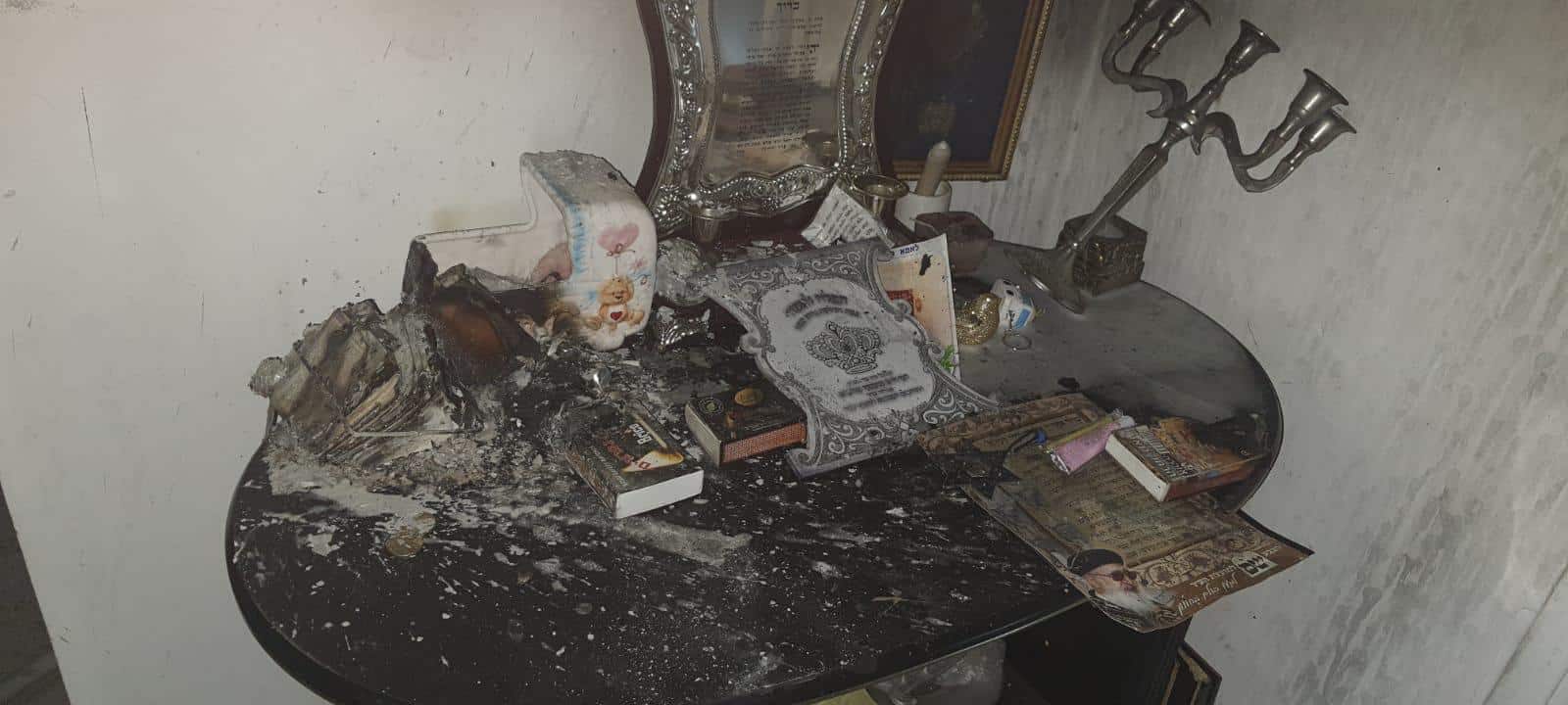 השריפה ברחוב יחזקאל- צילום: דוברות כבאות והצלה, תחנה איזורית חולון
