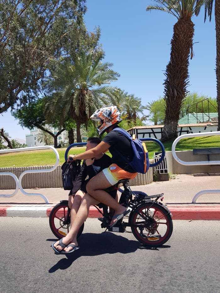 אופניים חשמליים. צילום אור ירוק