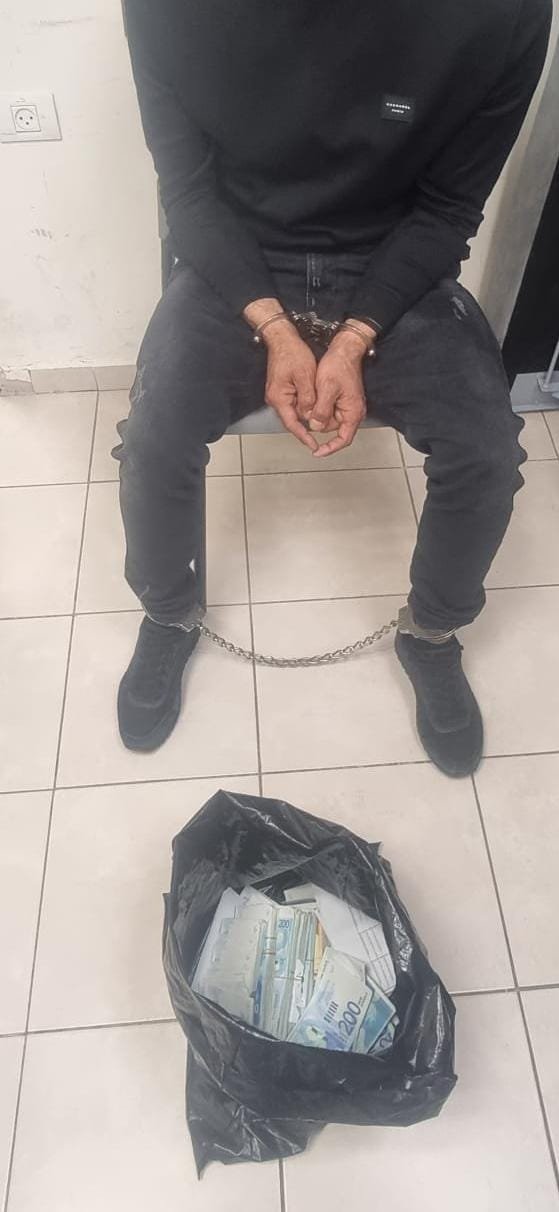 שב"ח עם 195 אלף שקל במזומן נעצר ליד קניון גבעתיים &ndash; גם המעסיק נעצר