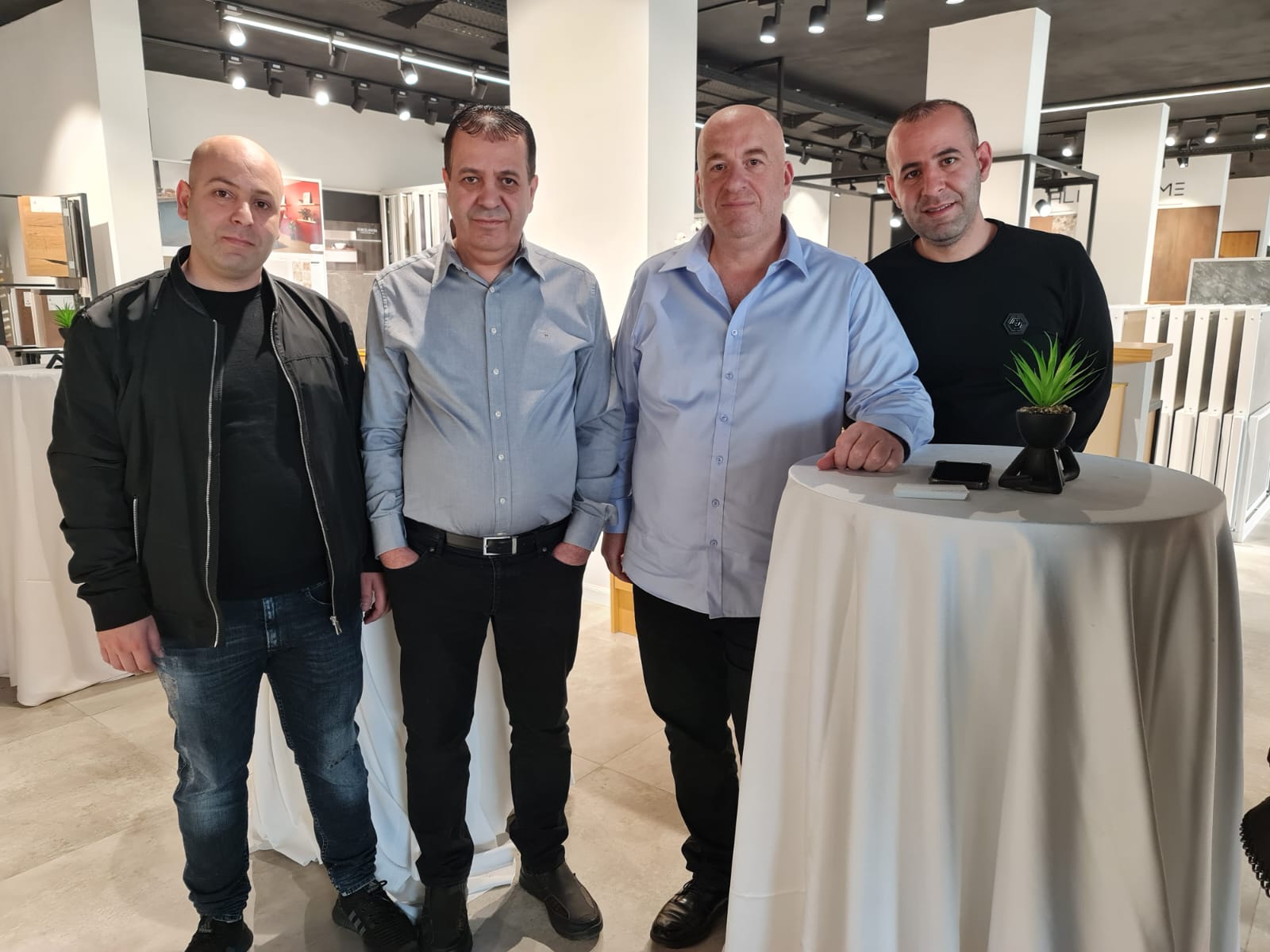 בעלי המרכז בהשקה. צילום: סילביה גולן
