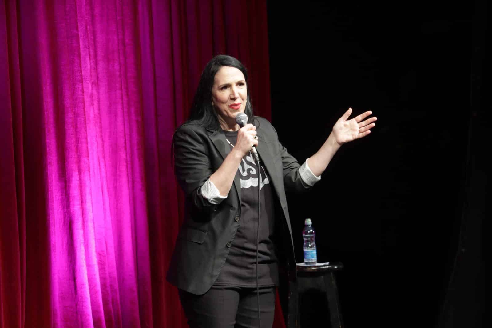 הבוררת מתרגשת: לירית בלבן מעלה מופע חדש