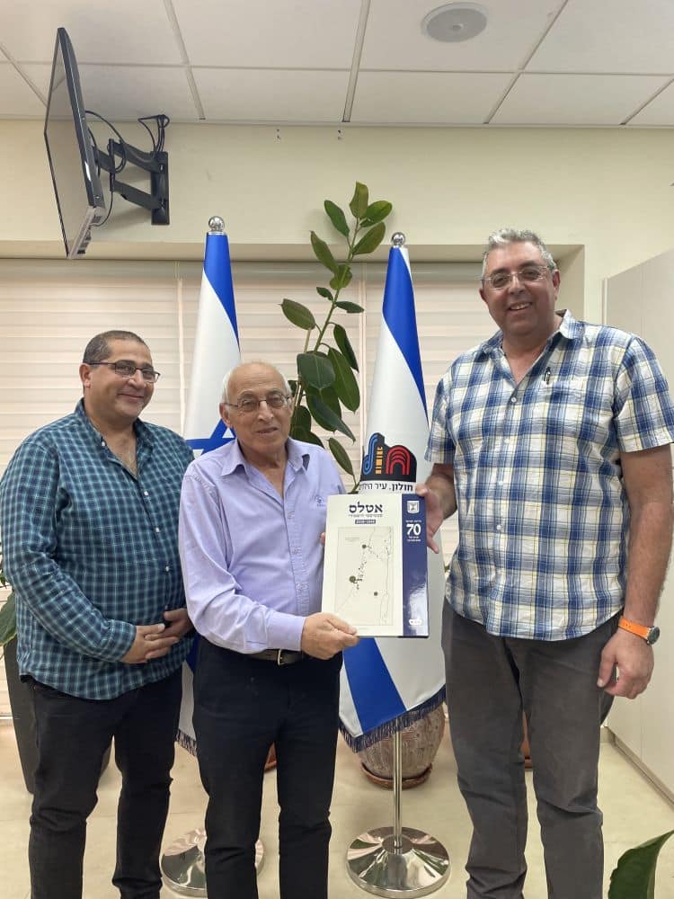 מימין לשמאל: אבי הדר, מוטי ששון וארז ניסים. צילום: הילה ירושלמי