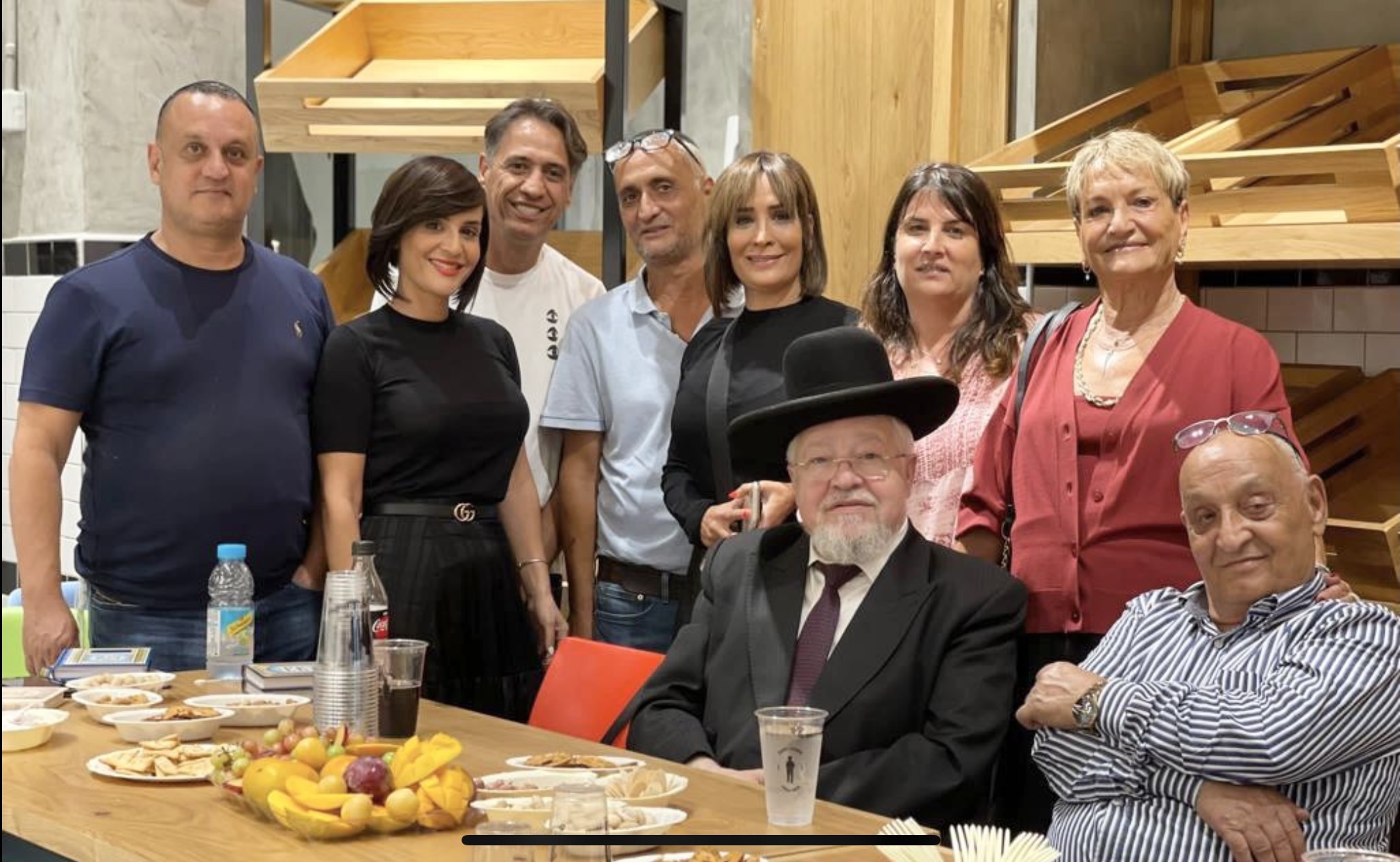 משפחת נאמן בפתיחה. צילום: נאמן סטודיו
