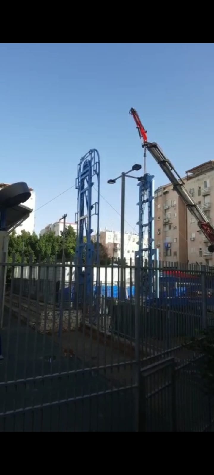 קרוסלת חנייה בבנייה באברמוביץ. צילום: פרטי 
