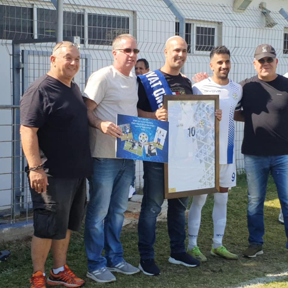 אומרים תודה לחנן- צילום הפועל עירוני קריית אונו
