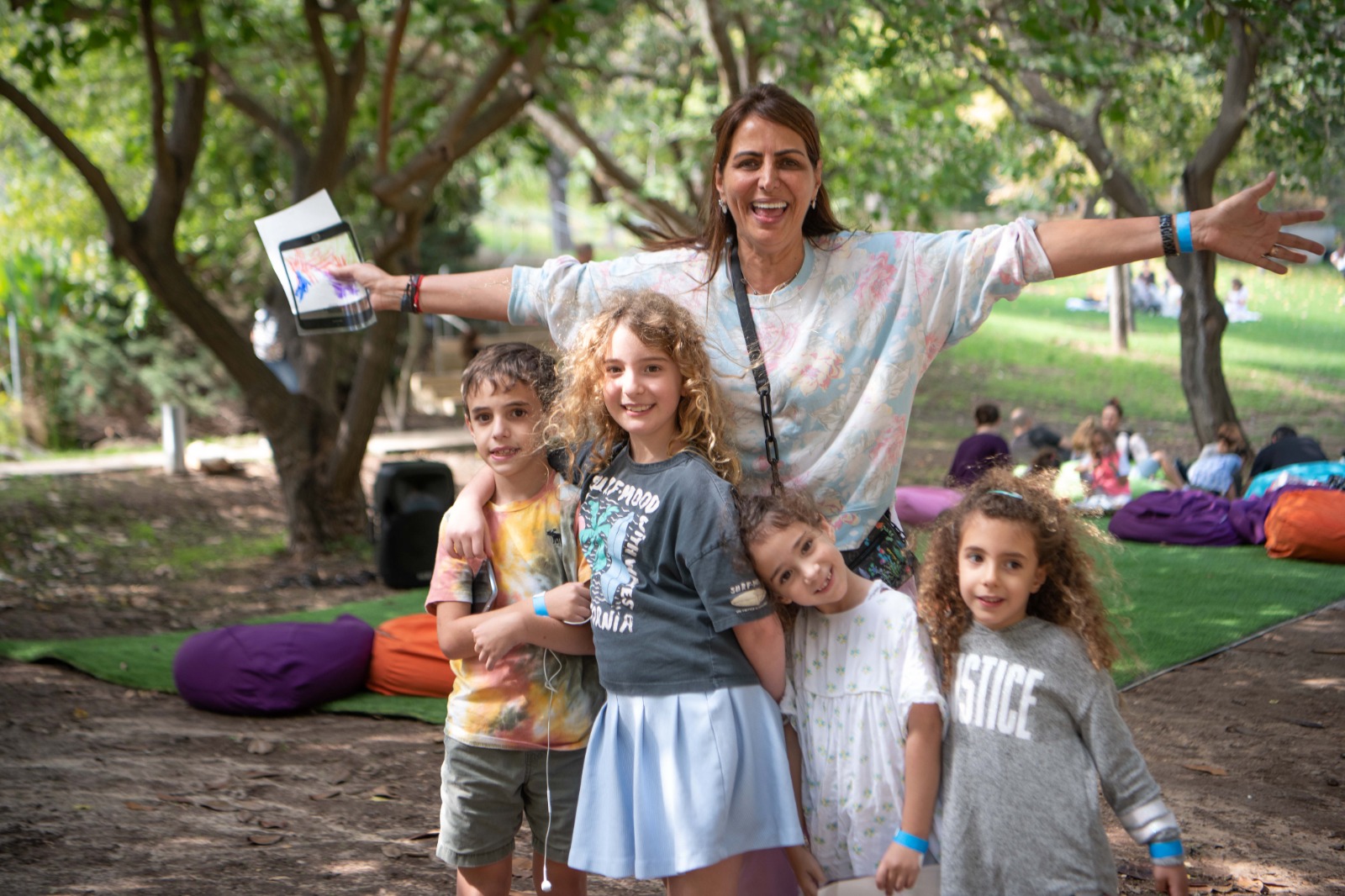 עינת שרוף והנכדים. צילום:  אבי חיון