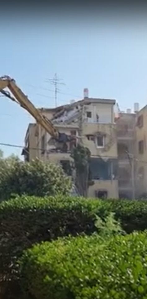 הריסת המבנה באניליביץ. צילום: עיריית ראשון לציון