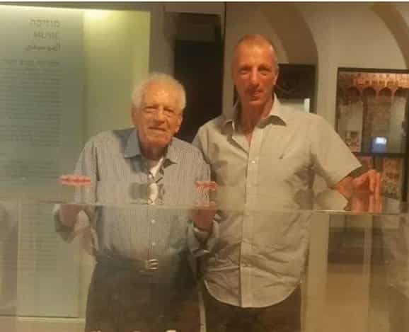 אבי צרף נפרד מאביו