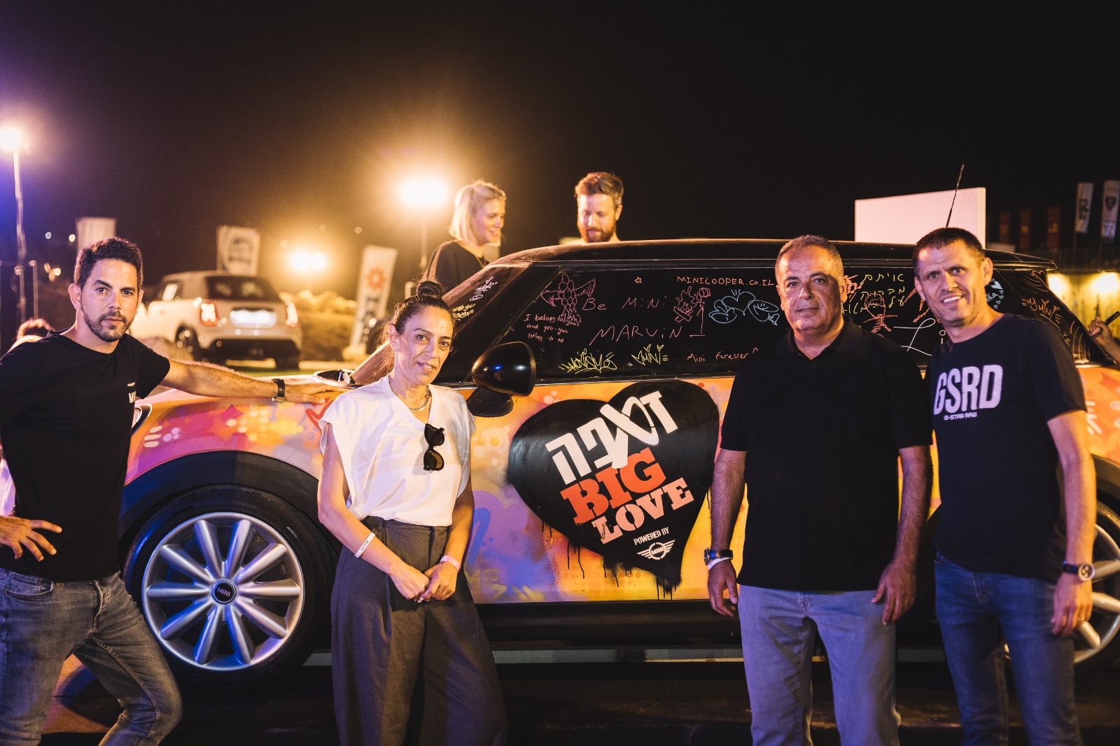 תמונה: יוגב וייס מנהל תקשורת שיווקית דלק מוטורס, יורם מזרחי משנה למנכ״ל דלק מוטורס, שרון אדלר מנהלת פרויקטים קבוצת זאפה ואלון גולדמן מנהל שיווק ב-מ-וו ו-MINI בדלק מוטורס <br> צילום: ניר עמוס 
