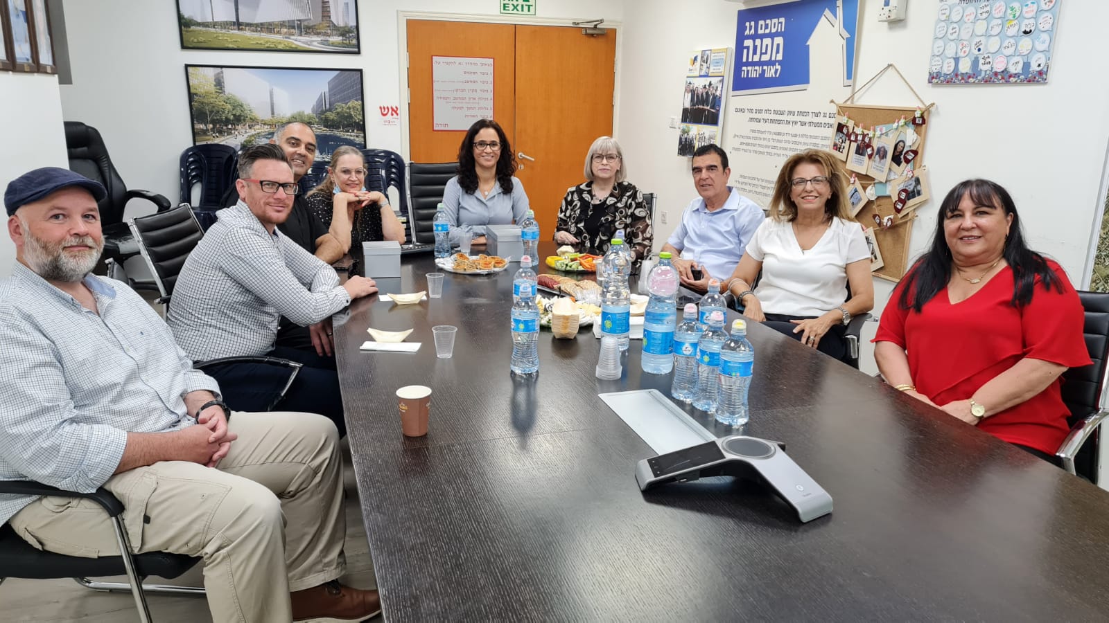 תמונה: בכירי העירייה עם בכיר הארגון <br> צילום: דוברות עיריית אור יהודה