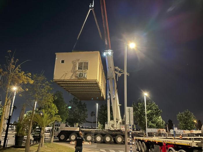 פינוי הקרוואן. צילום: דוברות העירייה