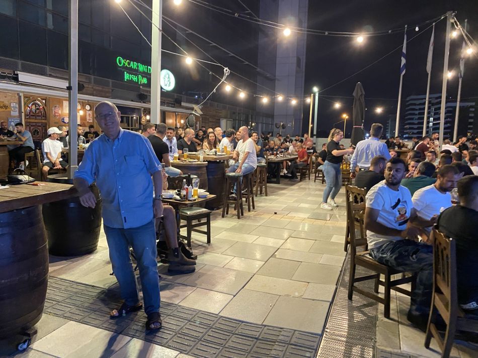 אבי מלר מפרשן באוסקר ווילד <br> צילום: פרטי