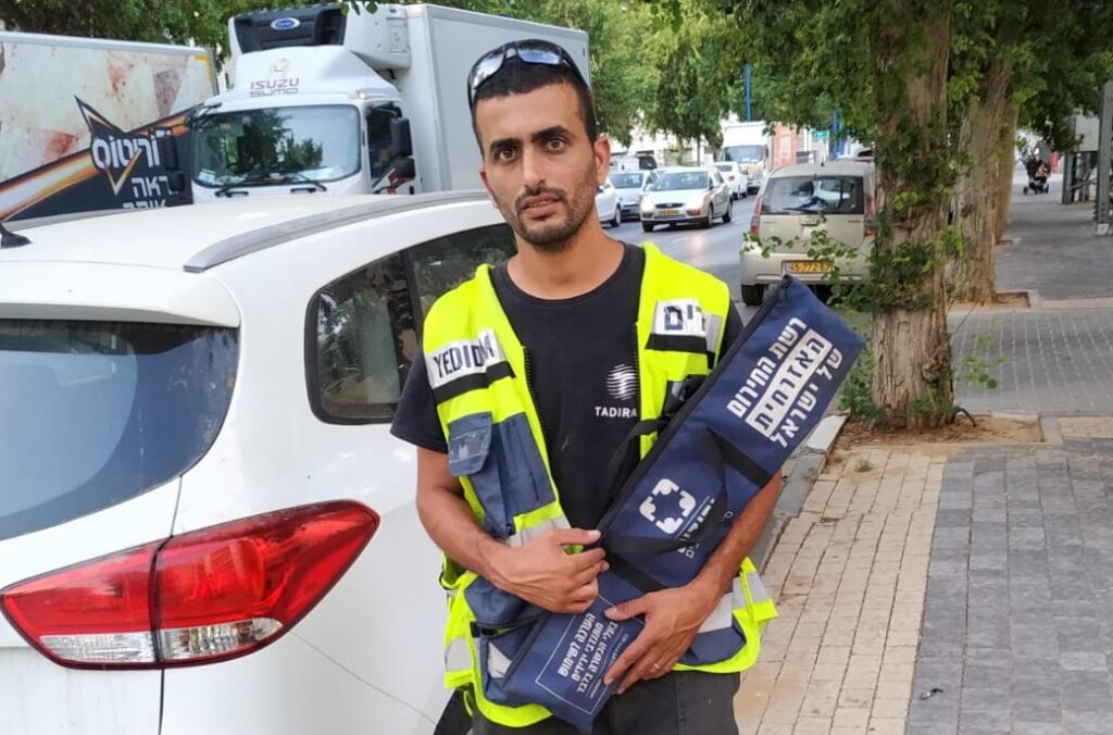 דרמה: תינוק קטן ננעל ברכב ברחובות