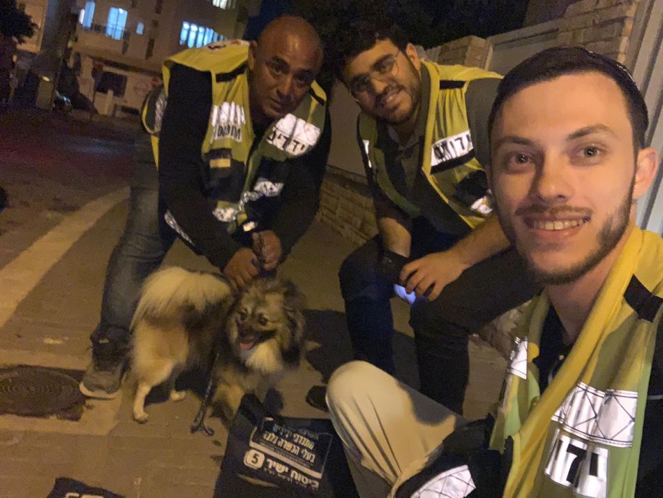 חולון: כלב ננעל ברכב לעיני בעליו ברחוב האר"י