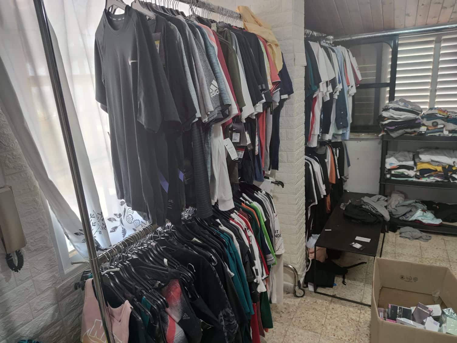 חילק מהסחורה הגנובה שנתפסה- צילום: דוברות משטרת ישראל