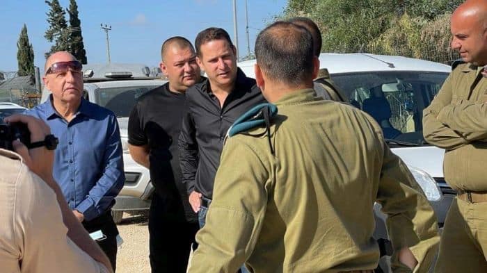 ראש העיר בביקור בסוללה. צילום: דוברות העירייה