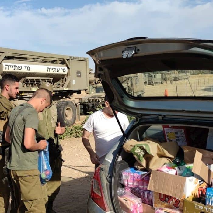 מתגייסים למענם. צילום: פרטי