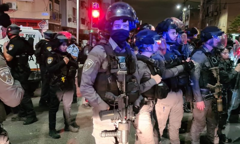שוטרים אמש בטיילת- צילום: דוברות משטרת ישראל