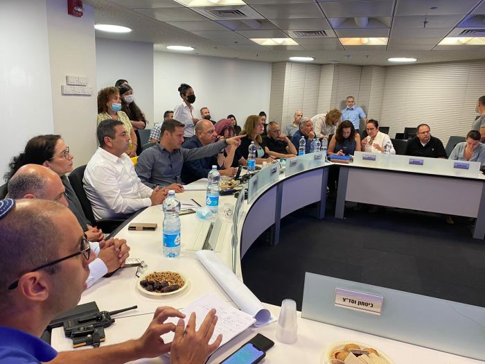 מנכ"ל משרד החינוך בדיון בעירייה