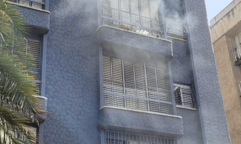 העשן מהבניין ברחוב אלקלעי- צילום דוברות כבאות והצלה