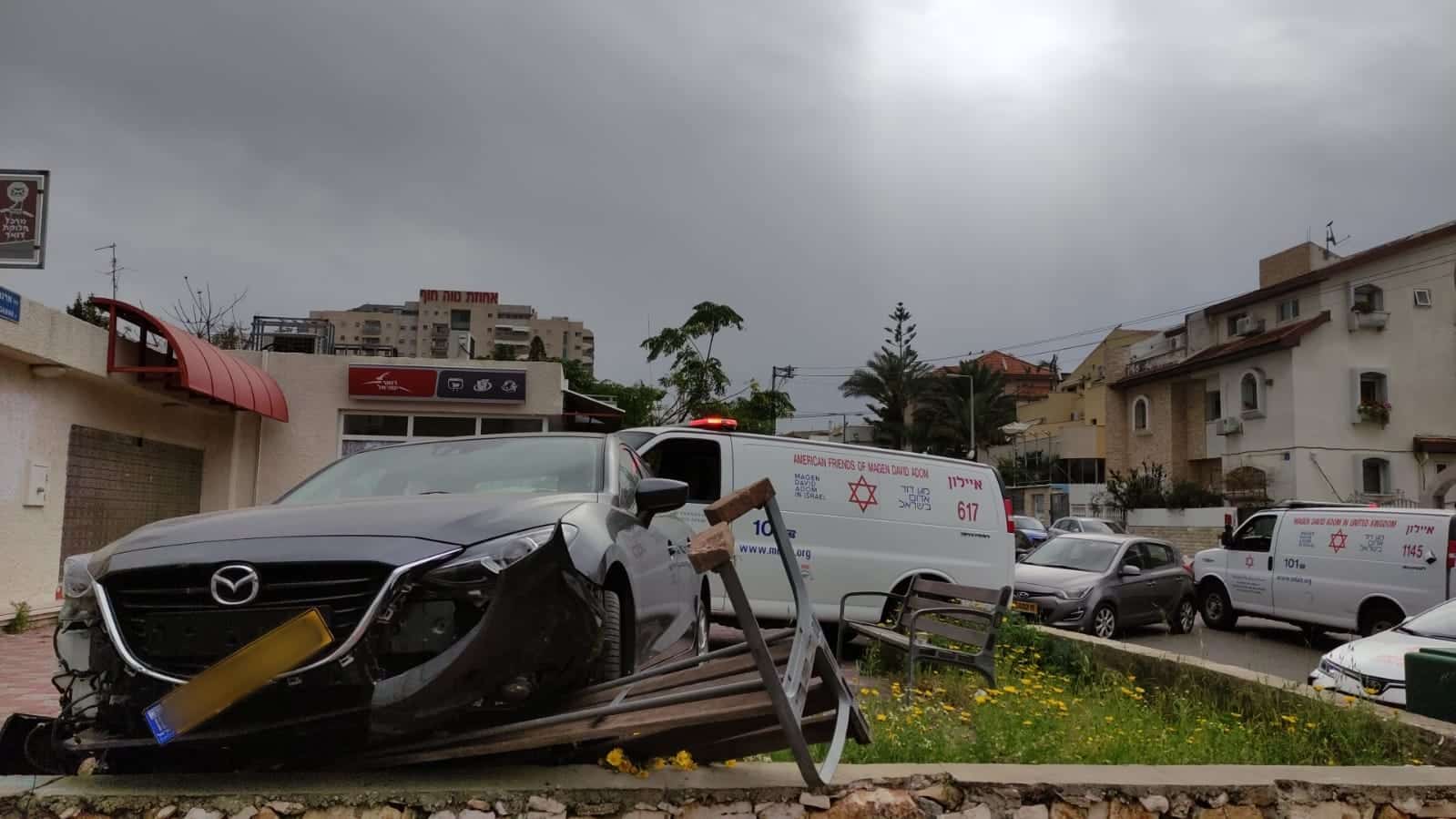 הרכב הפוגע- צילום מזירת האירוע, תיעוד מבצעי מד"א