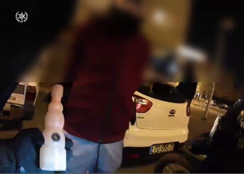 חולון: הפר בידוד ונתפס עם סמים- צפו בסרטון מהאירוע