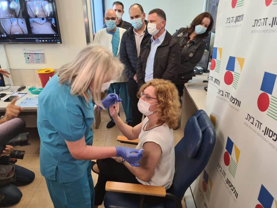 חולון: חיסונים מסביב לשעון