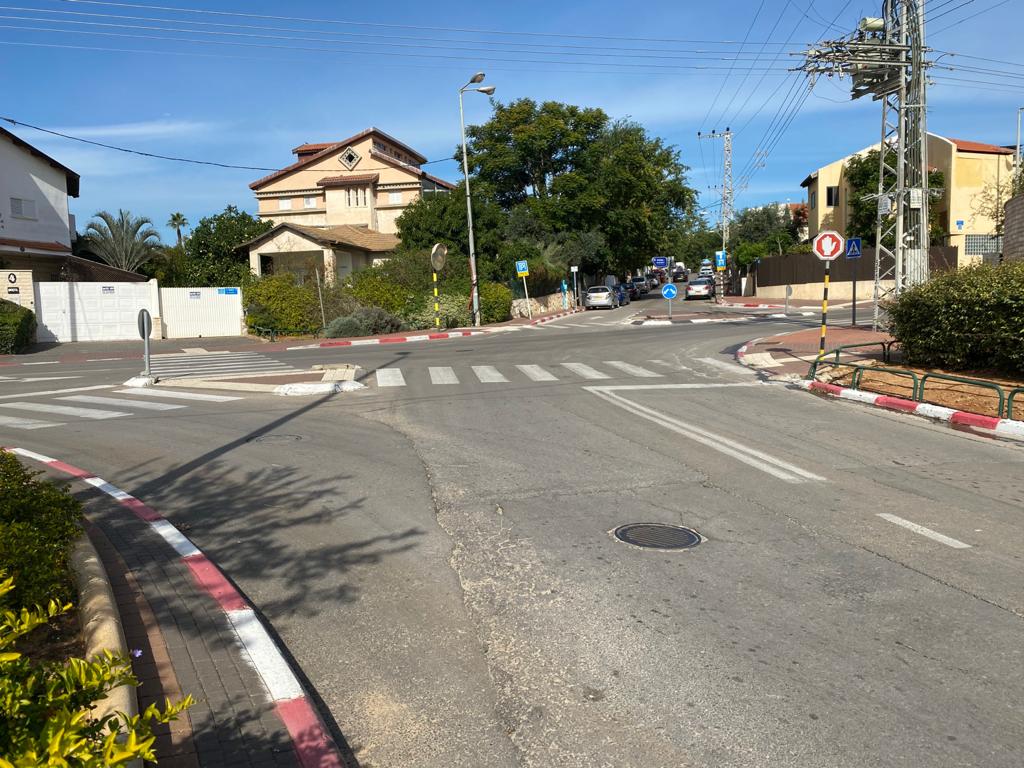 הצומת המדוברת. מדוע הצבת הרמזור מתעכבת? צילום פרטי