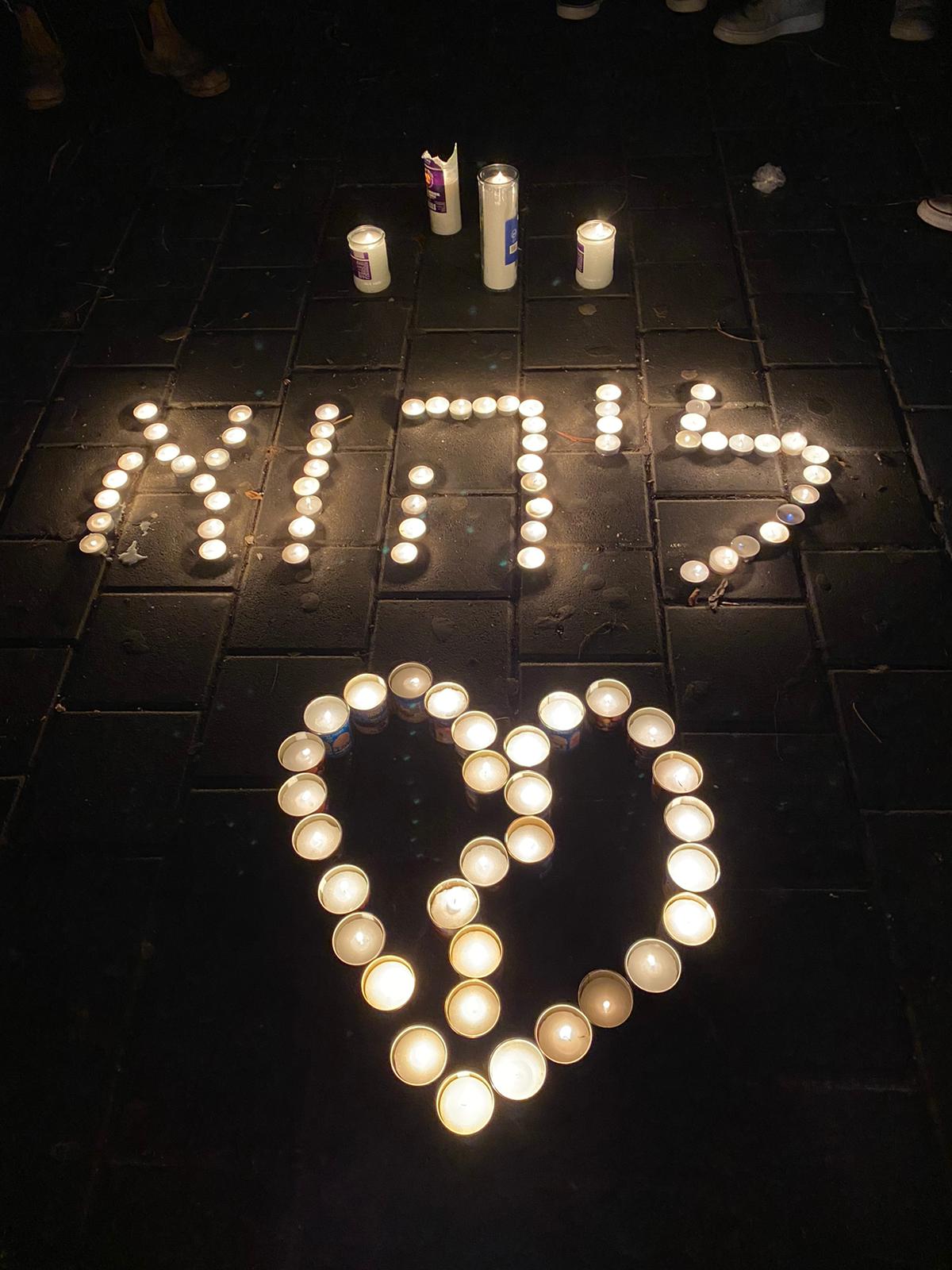 בוגרי מקיף ג העמית נפרדים מליהוא ז"ל. צילום: דוברות העירייה