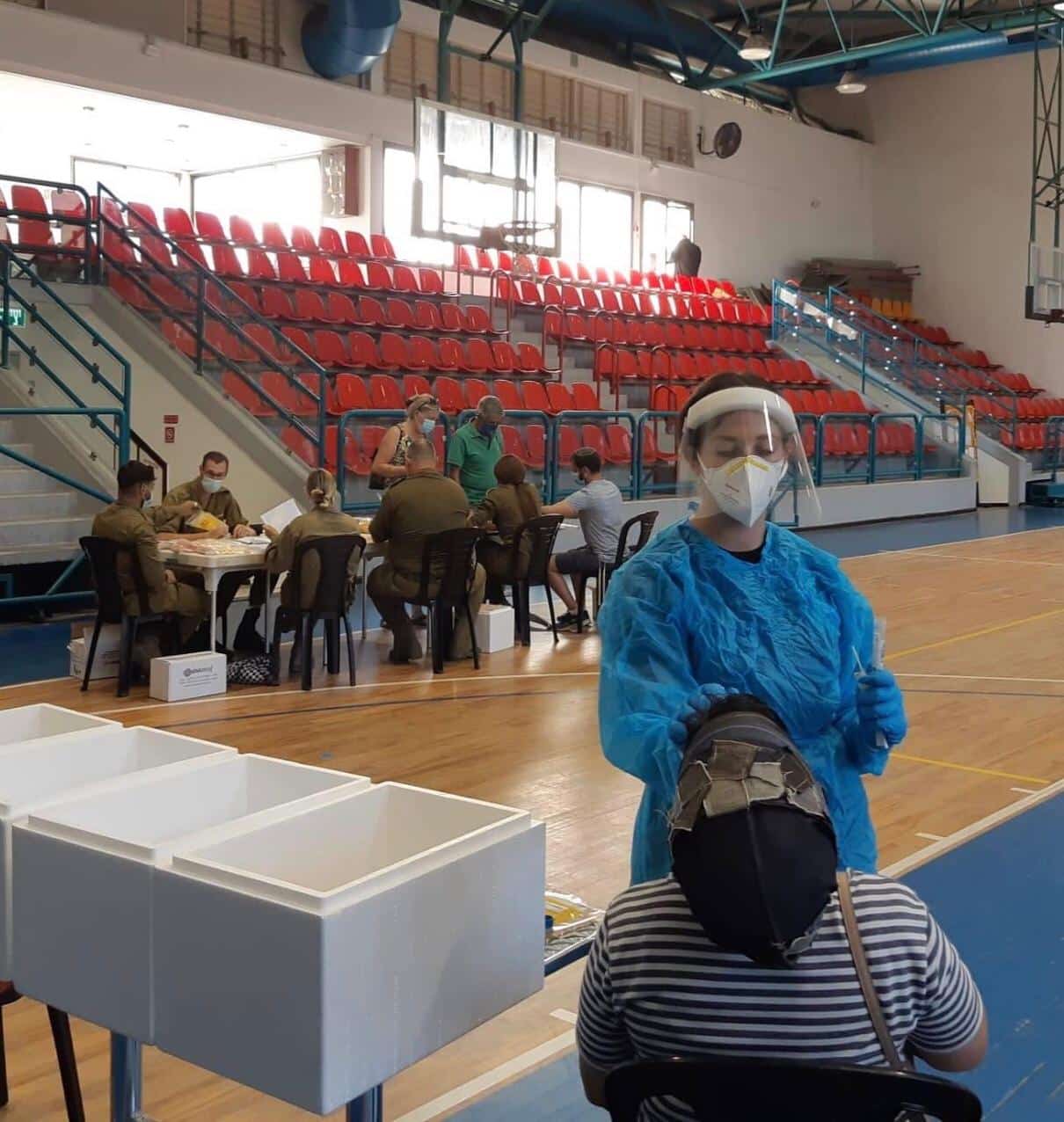 חולון: בדיקות הקורונה הגיעו אל בתי הספר