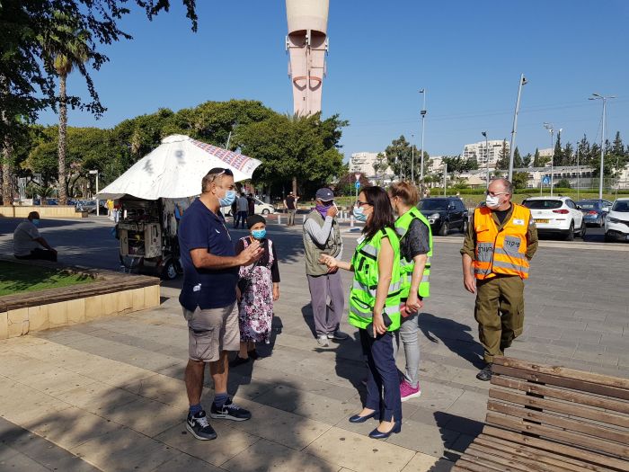 ליאת שוחט בפעילות הסיירת הירוקה. צילום: דוברות העירייה