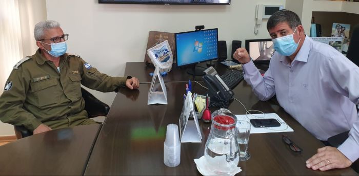 יוסי ברודני מימין. צילום: דוברות העירייה 