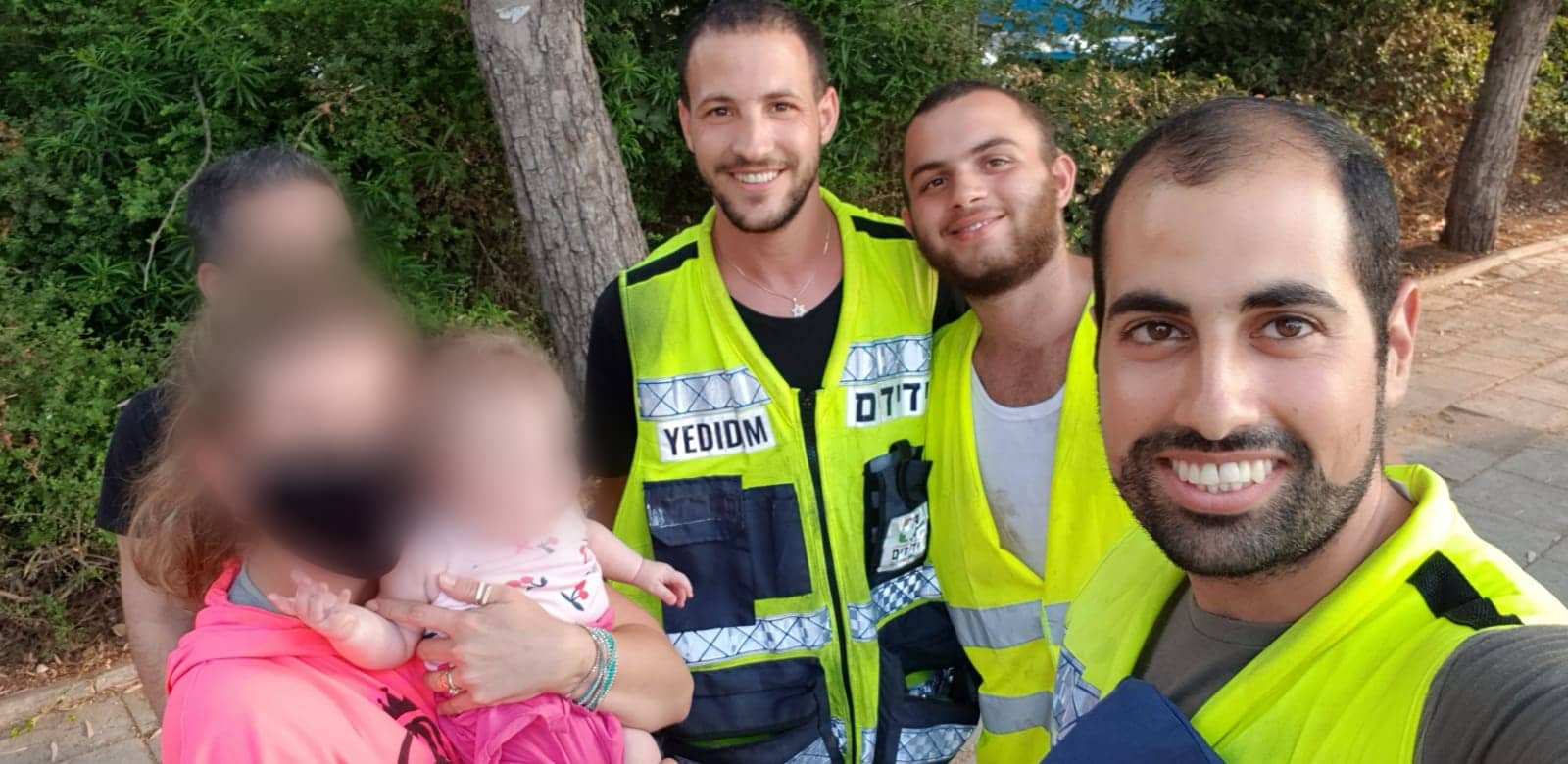 חולון: תינוקת חולצה מרכב נעול