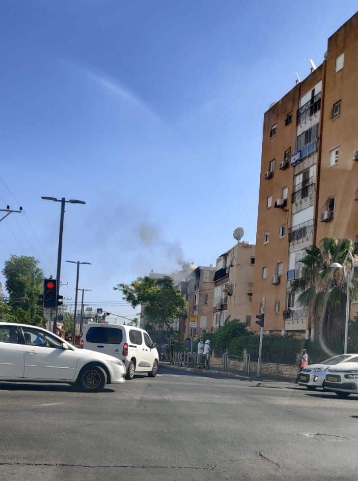 חולון: ניסיון התאבדות בהצתה בשכונת נאות רחל