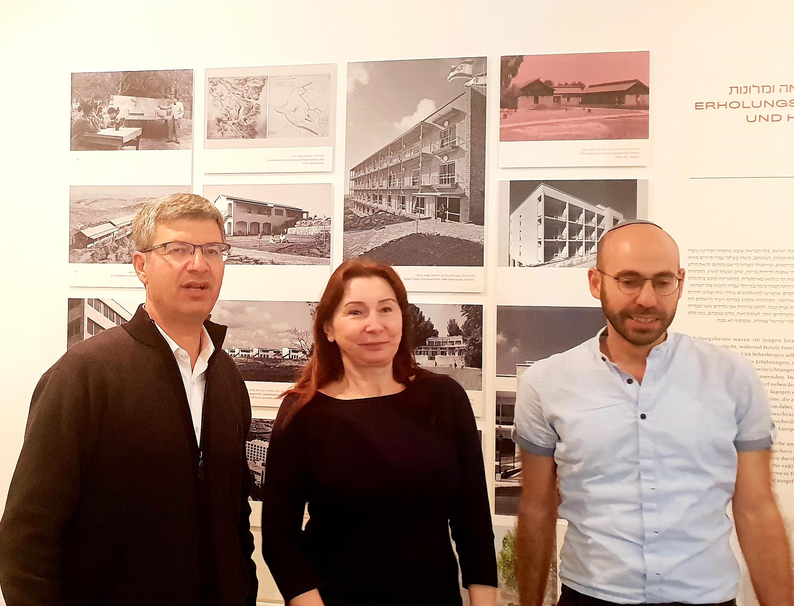 בוחרים את העבודות לתכנון חדש של הכניסה לעיר <br> צילום: עיריית רמלה 