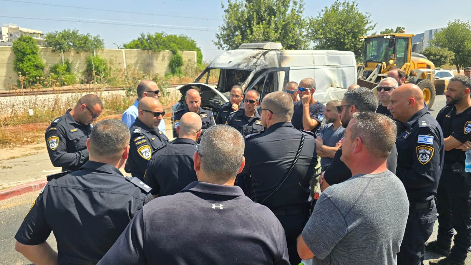 אחרי הפיצוץ: מפקד מחוז מרכז - ניצב אבי ביטון קיים הערכת מצב מיוחדת בזירה