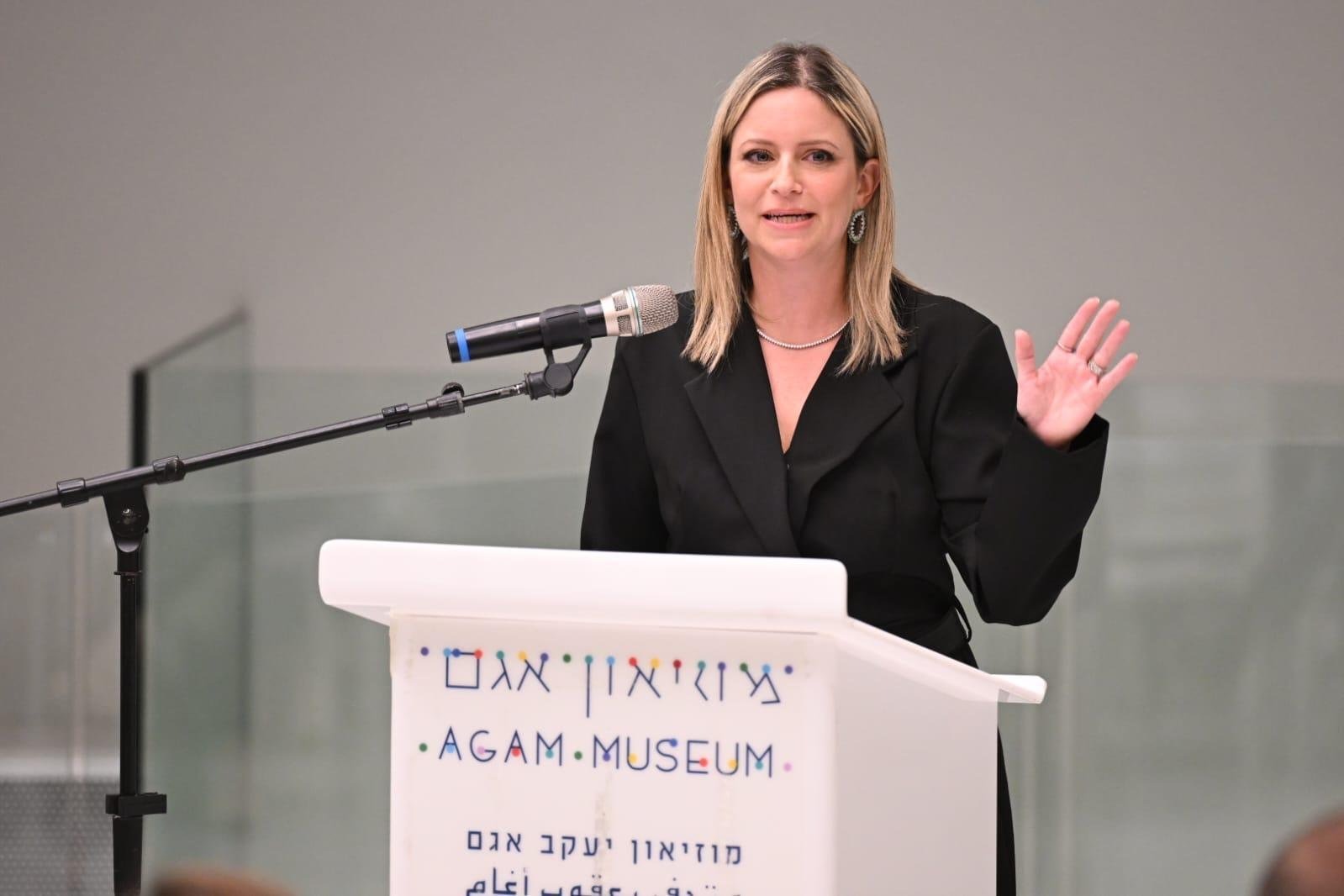 אבי קקון