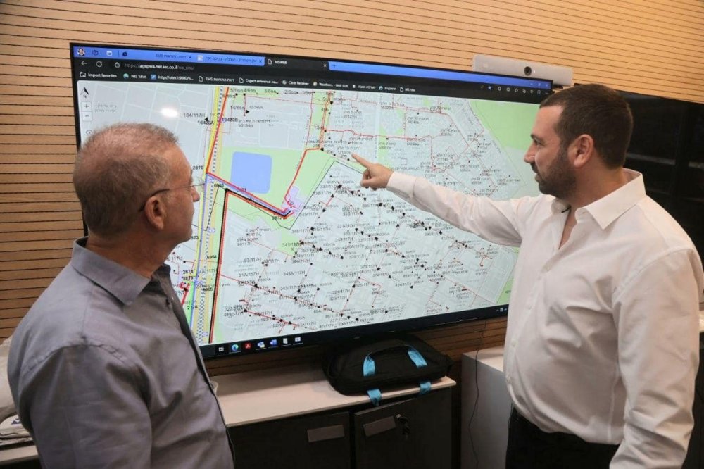 נערכים למצב חירום: ראש עיריית חולון ביקר בחמ"ל חברת החשמל