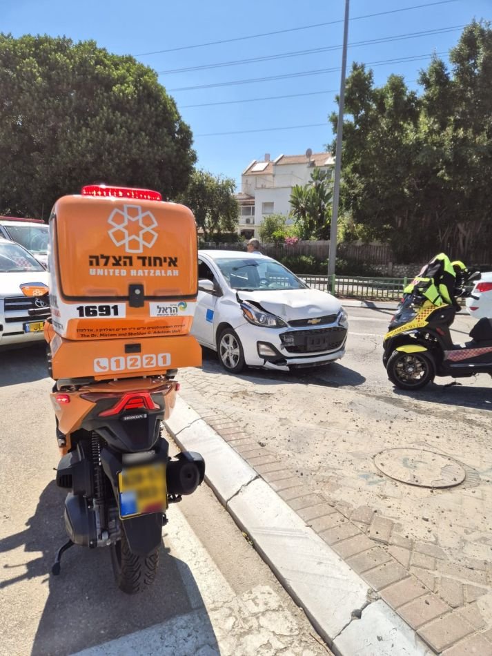 נהג רכב התנגש בעמוד במזרח ראשון לציון