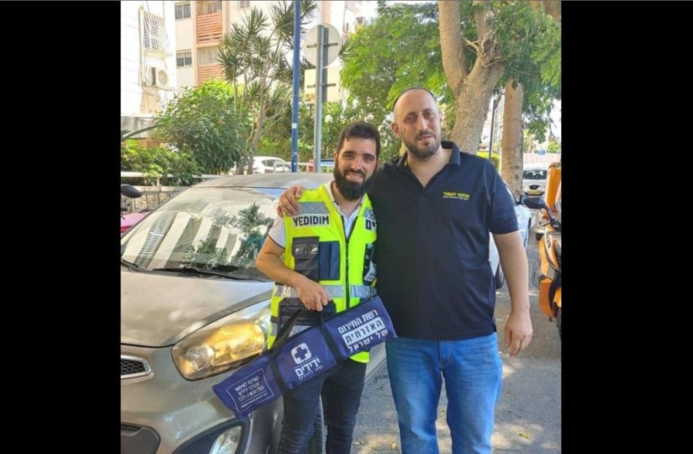 תינוק בן חודש וחצי ננעל ברכב בחולון
