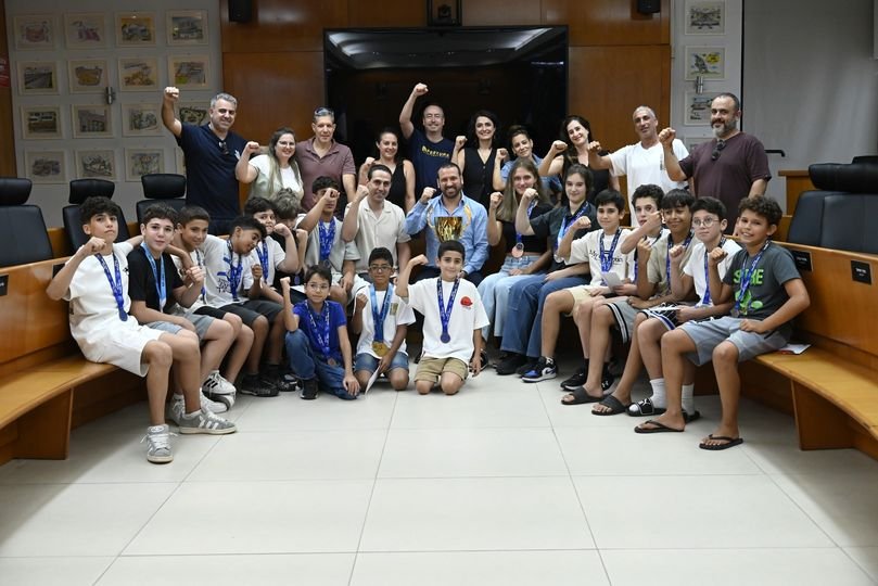 אלופי הג'ודו מחולון הגיעו למפגש עם ראש העיר